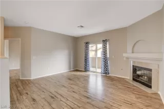 Photo #6: 2383130 Listing