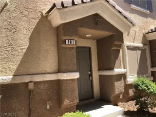 Photo #2: 2383133 Listing