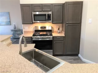 Photo #4: 2383133 Listing