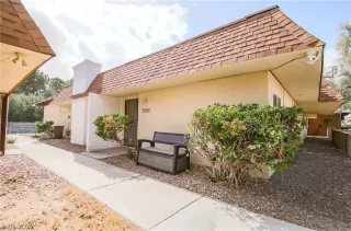 Photo #3: 2383135 Listing