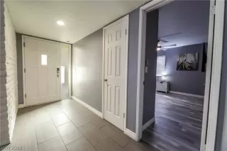 Photo #2: 2383137 Listing
