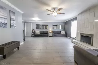 Photo #3: 2383137 Listing