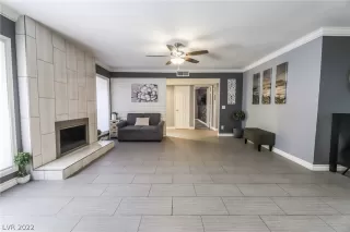 Photo #6: 2383137 Listing