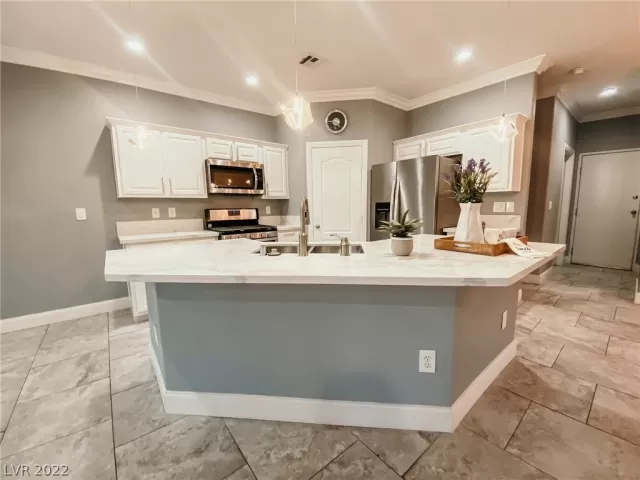 MLS: 2383146 Condo For Sale