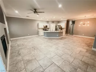 Photo #3: 2383146 Listing