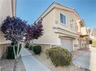 Photo #6: 2383146 Listing