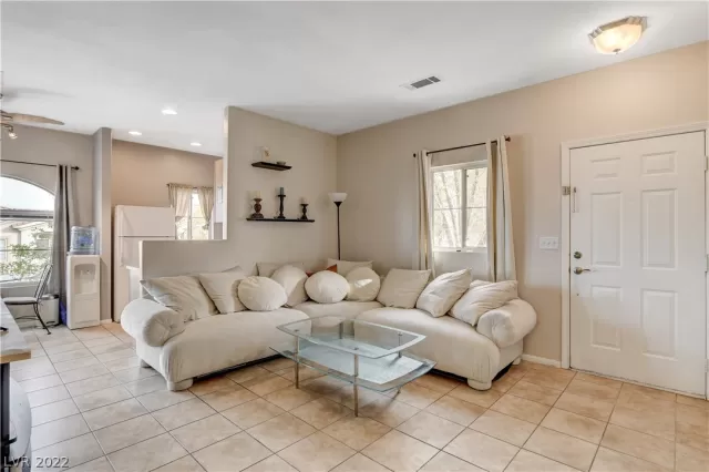 MLS: 2383165 Condo For Sale