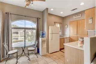 Photo #5: 2383165 Listing 