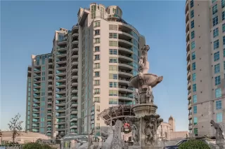 Photo #2: 2383167 Listing