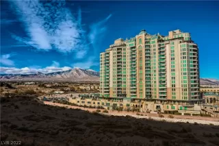 Photo #3: 2383167 Listing