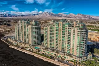 Photo #5: 2383167 Listing