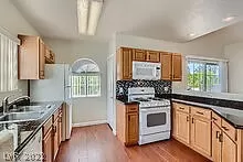 Photo #2: 2383173 Listing