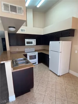 Photo #3: 2383187 Listing 