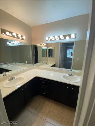 Photo #5: 2383187 Listing 