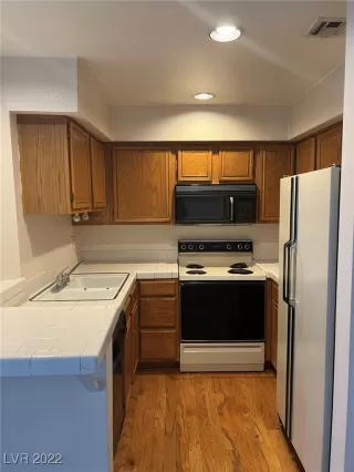 Photo #2: 2383221 Listing 