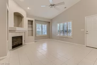 Photo #4: 2383245 Listing