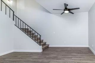 Photo #4: 2383247 Listing