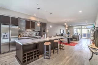 Photo #4: 2383261 Listing