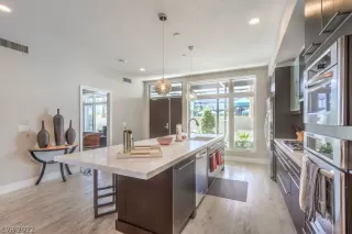 Photo #5: 2383261 Listing