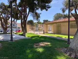 Photo #3: 2383285 Listing