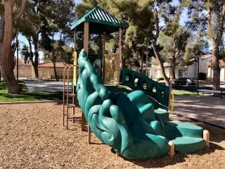 Photo #4: 2383285 Listing