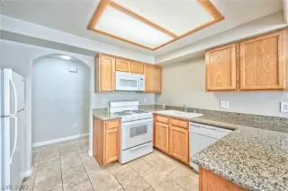 Photo #5: 2383290 Listing 