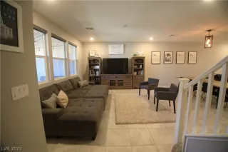 Photo #3: 2383295 Listing