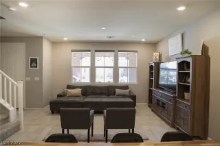 Photo #4: 2383295 Listing