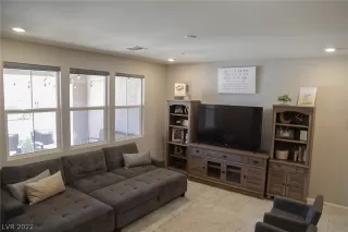 Photo #5: 2383295 Listing