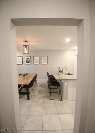 Photo #6: 2383295 Listing