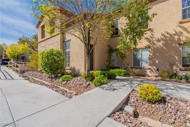 MLS: 2383304 Condo For Sale