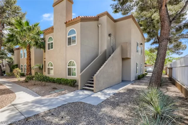 MLS: 2383334 Condo For Sale