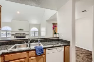 Photo #3: 2383334 Listing