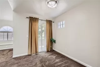 Photo #4: 2383334 Listing