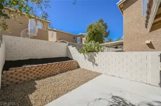 Photo #5: 2383348 Listing 