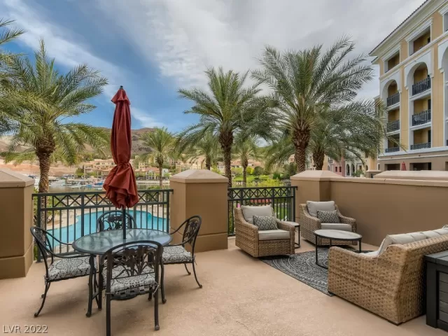 MLS: 2383350 Condo For Sale