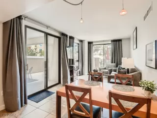 Photo #4: 2383350 Listing 