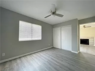 Photo #5: 2383359 Listing 