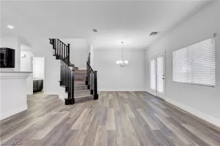 Photo #5: 2383368 Listing 