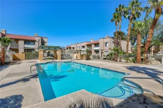 Photo #4: 2383371 Listing 