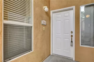 Photo #2: 2383372 Listing