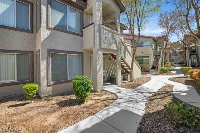 MLS: 2383393 Condo For Sale