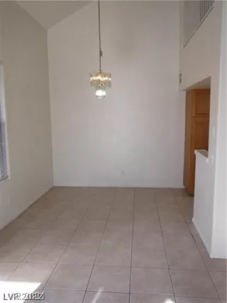 Photo #5: 2383406 Listing 