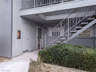 Photo #6: 2383408 Listing 