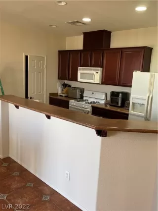 Photo #6: 2383415 Listing 