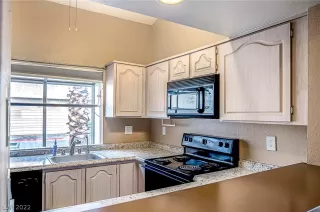 Photo #5: 2383419 Listing