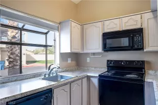 Photo #6: 2383419 Listing