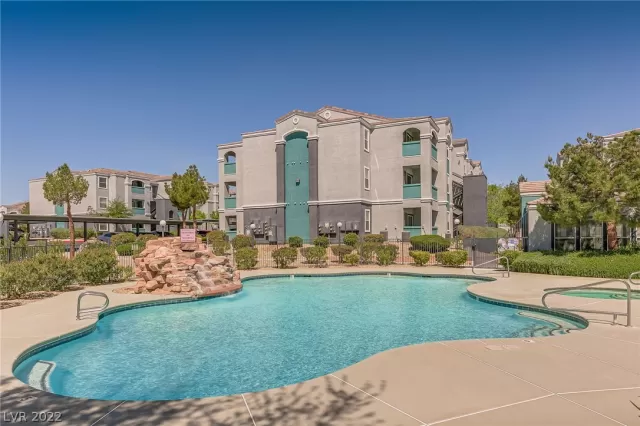 MLS: 2383498 Condo For Sale