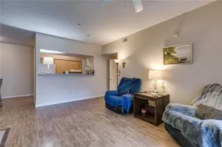 Photo #4: 2383498 Listing