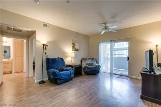 Photo #6: 2383498 Listing